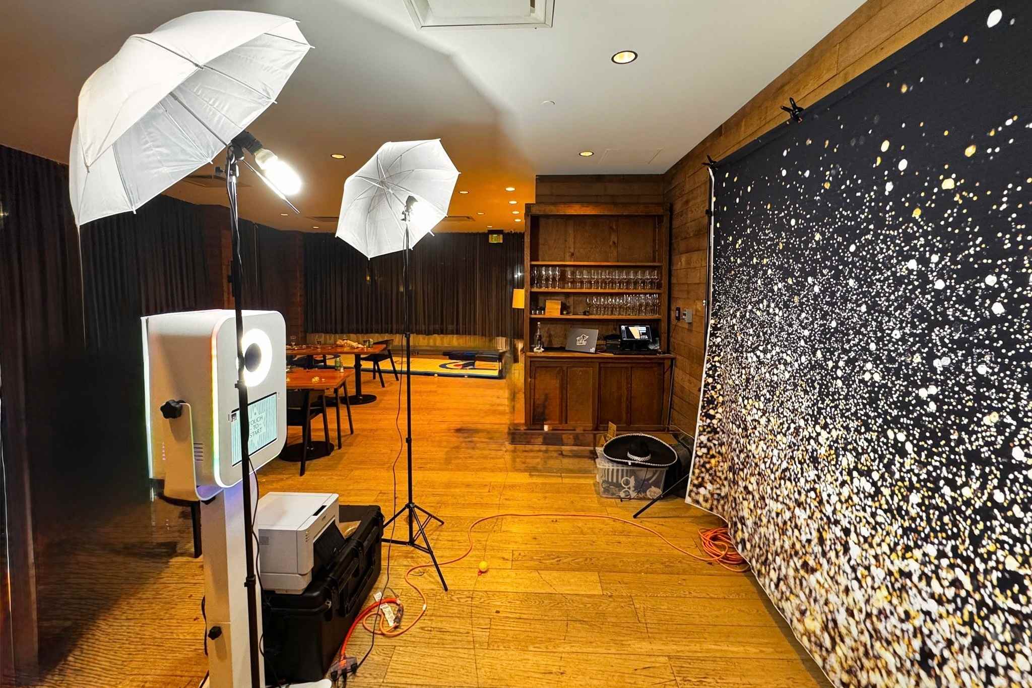 DSLR photo booth rental for weddings and parties in Winnipeg Manitoba by Jump Up Bouncers