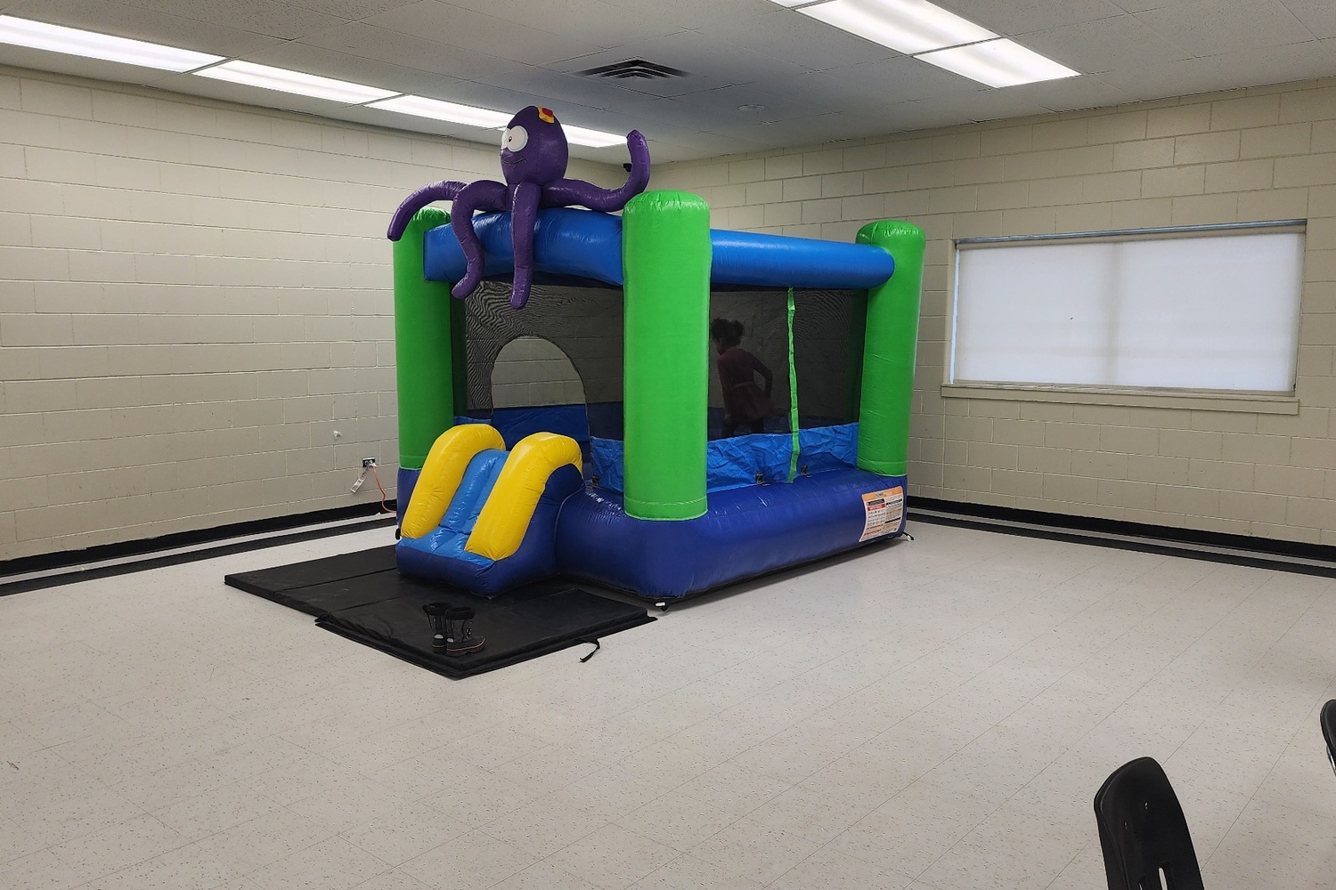 Octopus bounce house rental for indoor community events and kids parties in Manitoba